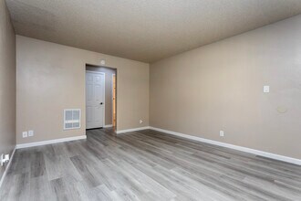 Bridgeford Apartments in Modesto, CA - Building Photo - Interior Photo