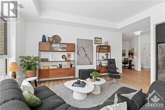 115 Echo Dr in Ottawa, ON - Building Photo - Building Photo