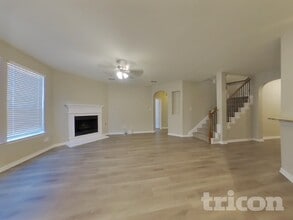 8757 Royalwood Dr in Fort Worth, TX - Building Photo - Building Photo