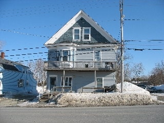 28 Exchange St in Ashland, ME - Foto de edificio