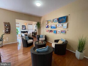 22098 Avonworth Square in Broadlands, VA - Building Photo - Building Photo