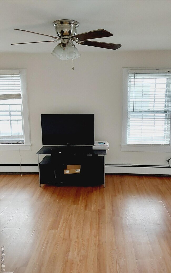 17 Goshen Ave in Washingtonville, NY - Building Photo - Building Photo