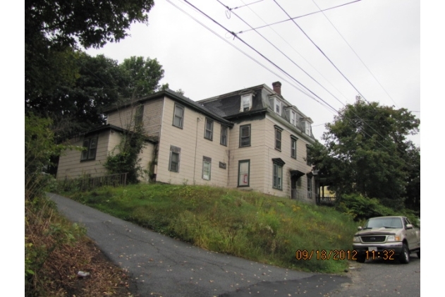 1328 Main St in Athol, MA - Foto de edificio - Building Photo