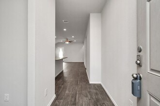 9878 Laurel Lake Dr in Shenandoah, TX - Building Photo - Building Photo