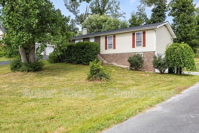 property at 4015 Shady Oak Dr