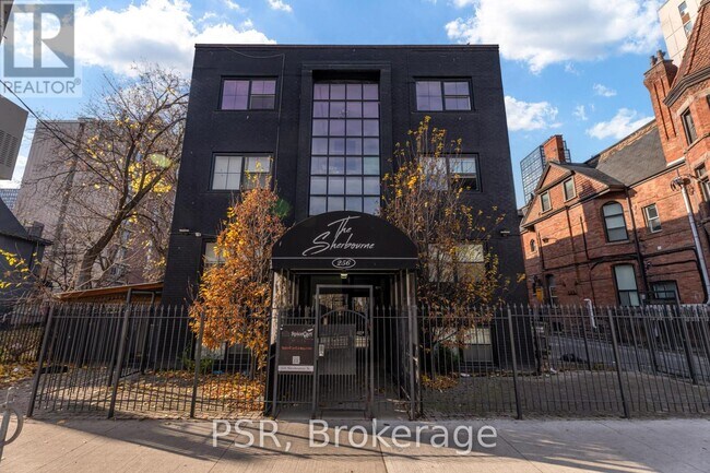 256-256 Sherbourne St in Toronto, ON - Building Photo - Building Photo