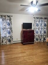 471 Smith St in Central Islip, NY - Building Photo - Building Photo