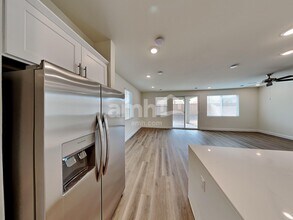 10387 Medusita St in Las Vegas, NV - Building Photo - Building Photo