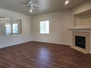 910 Bayhill Way in Sparks, NV - Building Photo - Building Photo