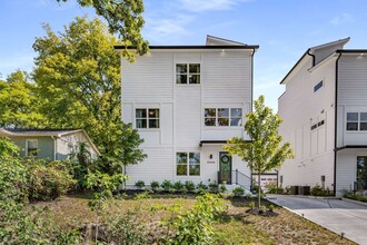 3208B Resha Ln in Nashville, TN - Building Photo - Building Photo
