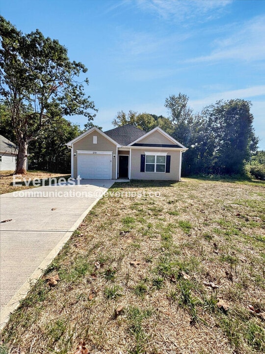 214 Grant St in Salisbury, NC - Building Photo