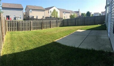 2322 Middle View Dr in Columbus, IN - Building Photo - Building Photo