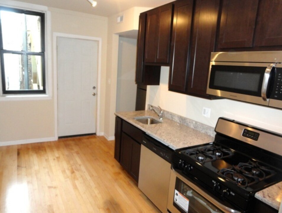 2807 W Lawrence Ave, Unit A2N in Chicago, IL - Building Photo