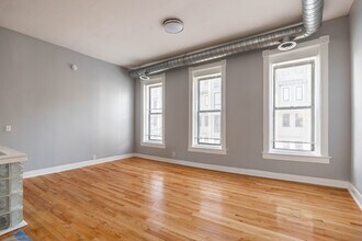 1877 N Milwaukee Ave, Unit 3 in Chicago, IL - Foto de edificio - Building Photo