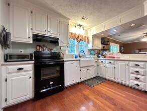 710 Carywood Ln in Newport News, VA - Building Photo - Building Photo