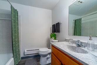 The Springs in Taylor, MI - Building Photo - Interior Photo
