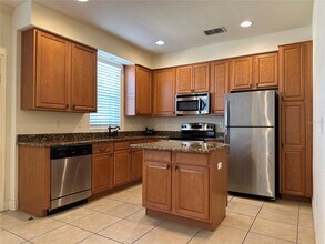 2562 Bella Vista Dr in Davenport, FL - Building Photo - Building Photo