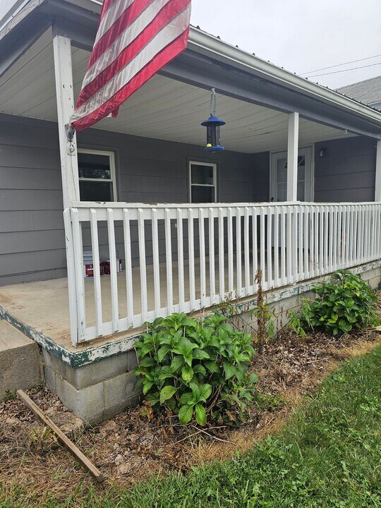 1126 Jones St in Hollidaysburg, PA - Building Photo