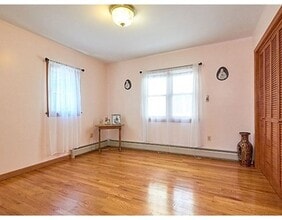 71 Oak St in Somerville, MA - Building Photo - Building Photo