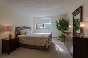 Hannah Village in Beverly, MA - Building Photo