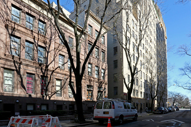 15 W 90th St in New York, NY - Building Photo - Building Photo