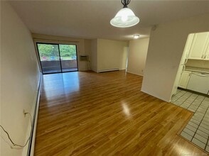 565 Talcottville Rd in Vernon, CT - Building Photo - Building Photo