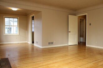 5112-5116 NE 32nd Ave in Portland, OR - Building Photo - Building Photo