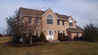 362 Nolf Rd in Nazareth, PA - Building Photo