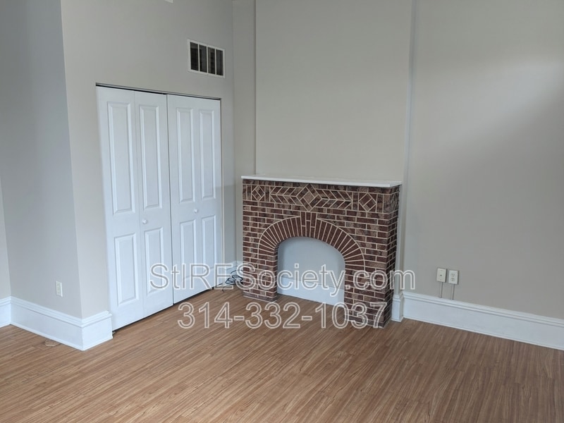 229 Steins St in St. Louis, MO - Building Photo