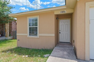 280 Rosalie Dr-Unit -A in New Braunfels, TX - Building Photo - Building Photo