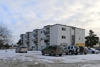 McGee Apartments in Kitchener, ON - Building Photo - Building Photo
