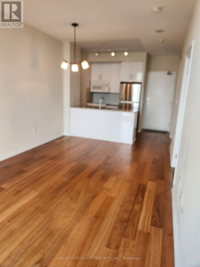 70 Forest Manor Rd in Toronto, ON - Building Photo - Building Photo