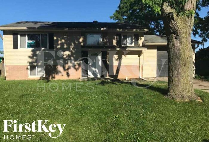 2442 Morning Star Dr in Indianapolis, IN - Building Photo