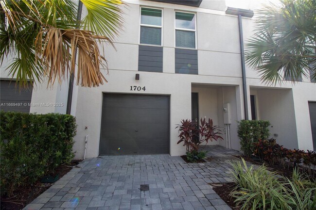 1704 Lindley St in West Palm Beach, FL - Building Photo - Building Photo