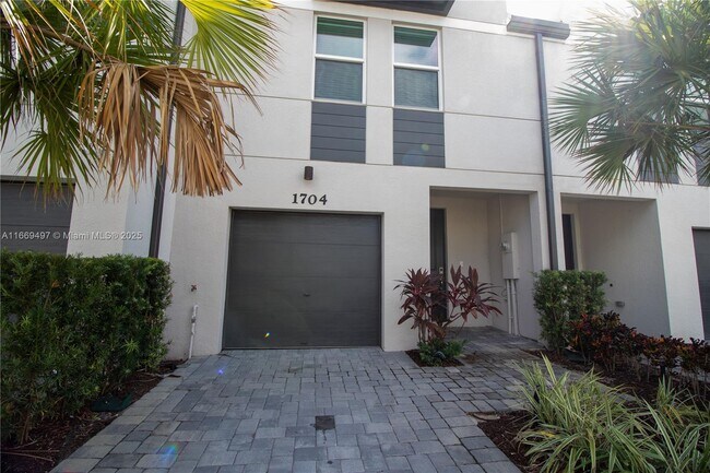 1704 Lindley St in West Palm Beach, FL - Building Photo - Building Photo