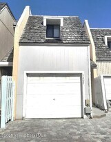 1407 Atlantic St in Melbourne Beach, FL - Building Photo