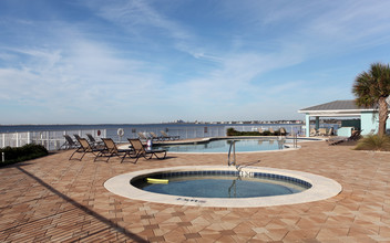 Harbour Pointe in Pensacola, FL - Building Photo - Building Photo