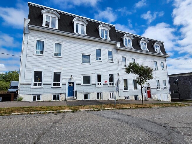 property at 120 Pitt St
