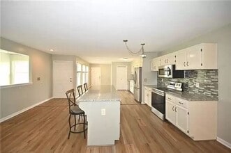 1102 Hampton Dr in Platte City, MO - Building Photo - Building Photo