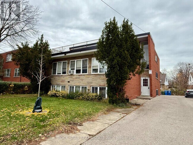 66 Mericourt Rd in Hamilton, ON - Building Photo - Building Photo