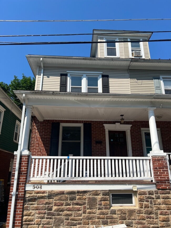property at 908 Porter St