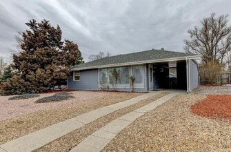 1170 S Holly St in Denver, CO - Building Photo - Building Photo