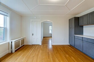 11 Linden St in Salem, MA - Building Photo - Building Photo