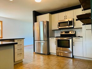 4916 Wisconsin Ave N in Minneapolis, MN - Building Photo - Building Photo