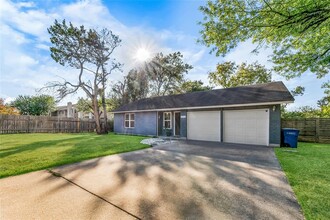 6708 Woodhue Dr in Austin, TX - Building Photo - Building Photo