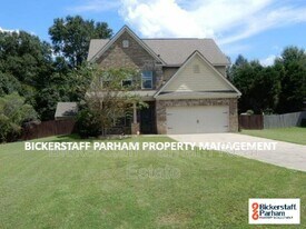 15 Churchhill Dr in Fort Mitchell, AL - Building Photo