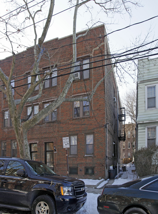 241 Lexington Ave in Jersey City, NJ - Building Photo - Building Photo