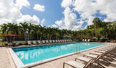 Plantation Gardens Apartment Homes in Plantation, FL - Building Photo - Building Photo