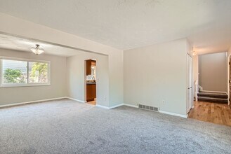 10158 E Fair Cir in Englewood, CO - Building Photo - Building Photo