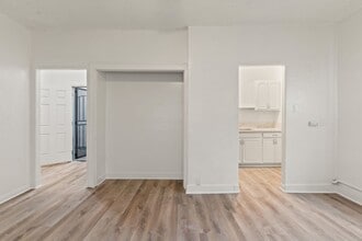 1424 Chestnut Ave in Long Beach, CA - Building Photo - Building Photo